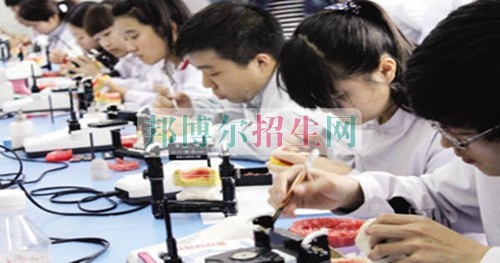 涉外护理学校哪些好