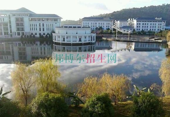 中专康复治疗可以考大专吗