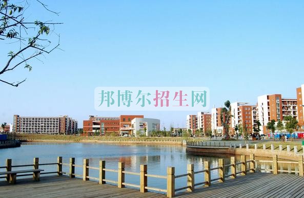 女生学医学美容好找工作吗