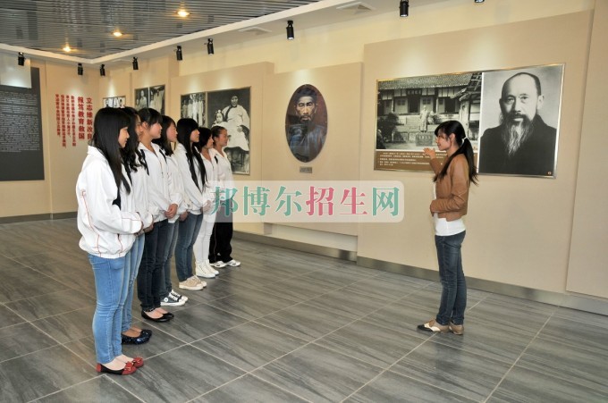 成都初中生读导游类好吗