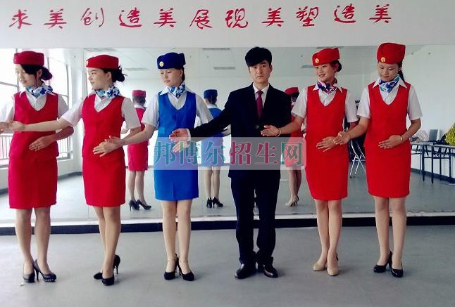 成都初中生读航空服务怎么样