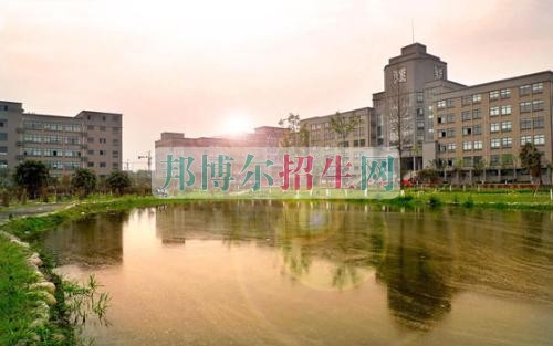 成都哪个护理学校好