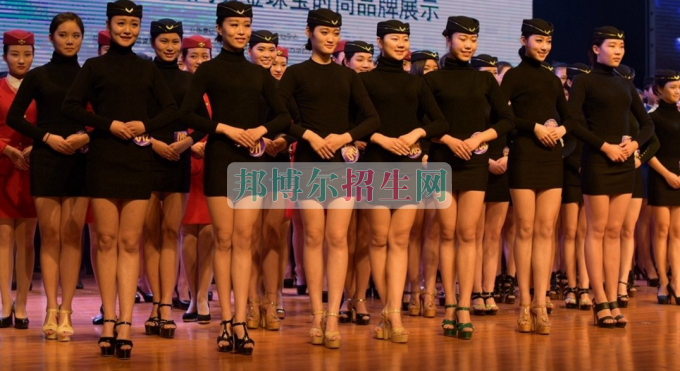 成都内理科一专航空服务大专学校