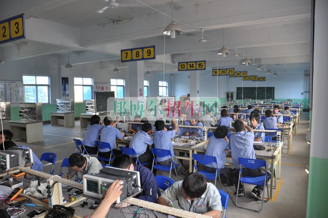 成都较好的汽车电子技术学校