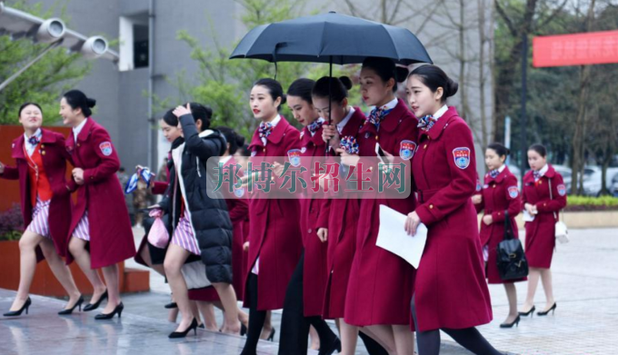 成都航空服务好点的大专学校