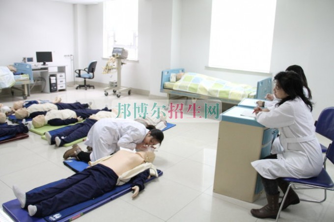 成都哪些学校有高级护理