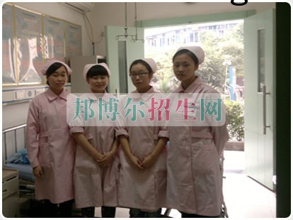 成都哪些高级护理学校好
