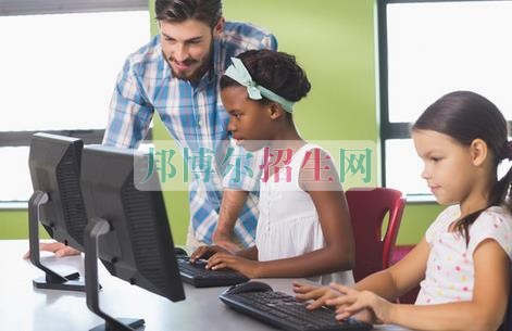 成都女生读计算机应用技术好吗