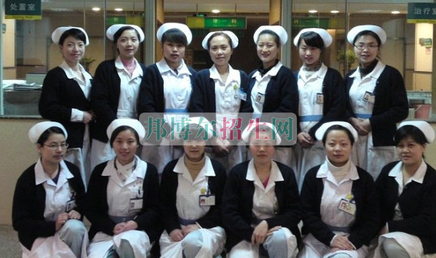 成都女生读高级护理怎么样