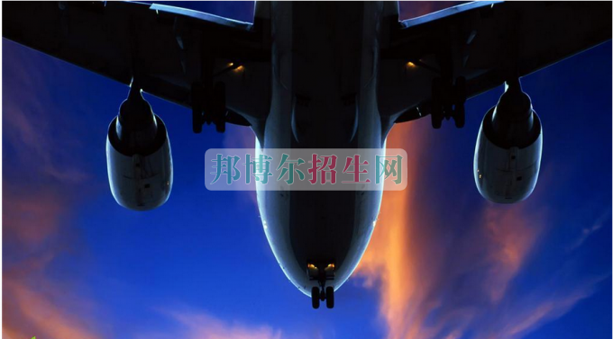 成都初中生读民航商务怎么样