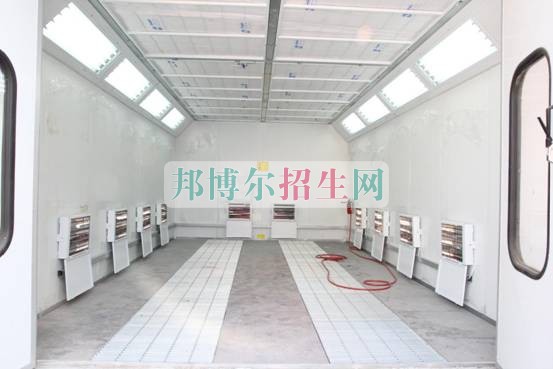 成都内理科一专汽车整形技术大专学校