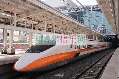 成都内理科一专轨道交通大专学校