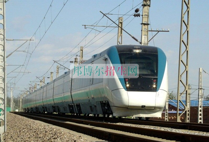 成都读铁道工程技术的大专