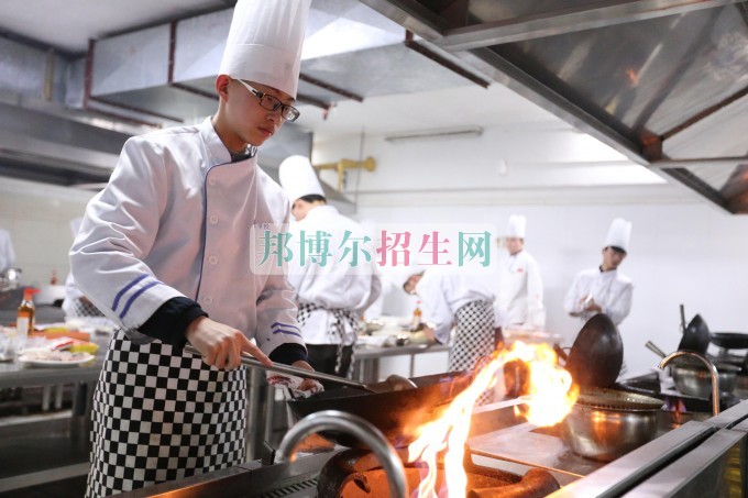 成都学烹饪工艺与营养哪个学校好