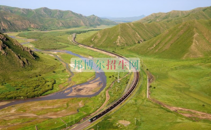 成都铁道运输读几年