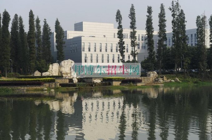 成都哪所电子信息工程技术学校好