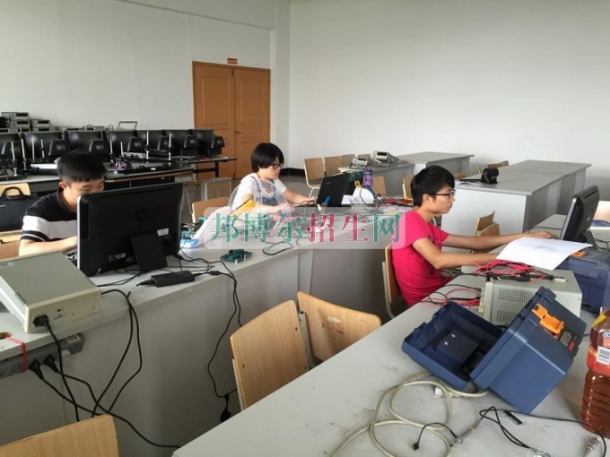 成都有什么好的电子信息工程技术学校