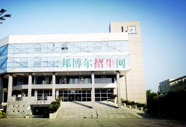 成都应用电子技术学校好不好