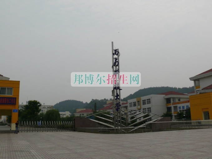 成都内电子信息工程技术好的大专排名