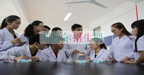 成都哪些口腔医学学校好