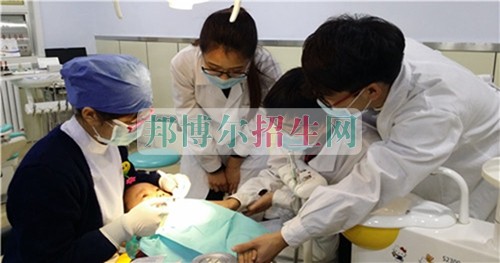 成都哪些学校有口腔医学