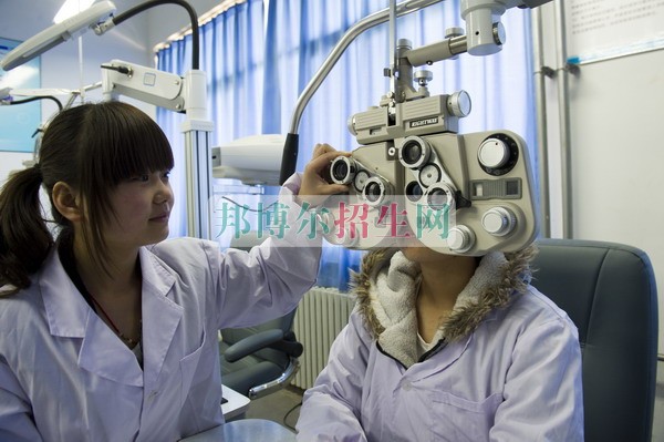 成都高中生读眼视光技术好吗