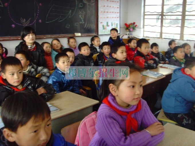 成都高等教育技术学大专学校