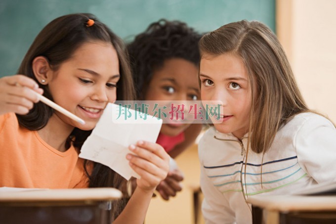 成都女生可以读教育技术学吗