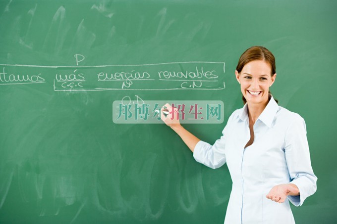 成都有哪些教育技术学学校