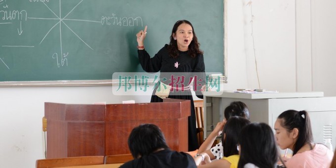 成都教育技术学好点的大专学校