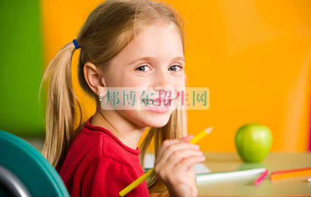 成都初中生读汉语言文学怎么样