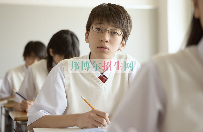 成都高中生可以读汉语言文学吗