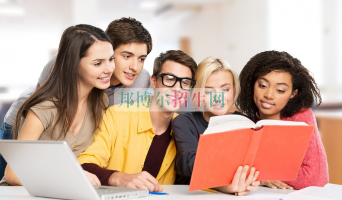 成都哪个汉语言文学学校最好