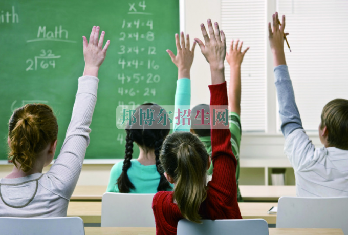 成都什么汉语言文学学校好