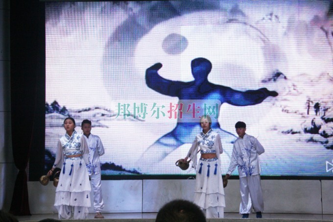 天府新区成人中等专业学校“美好新区，千年广都”