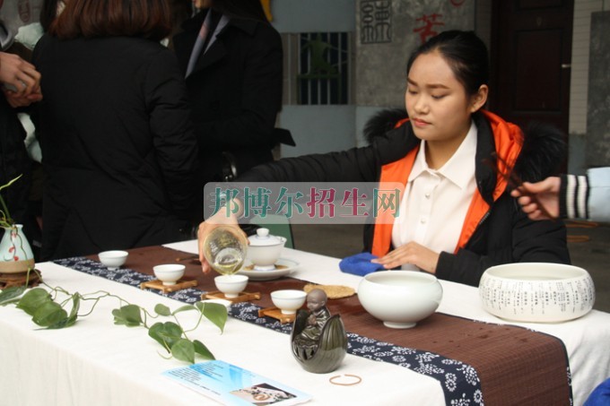 天府新区成人中等专业学校“美好新区，千年广都”