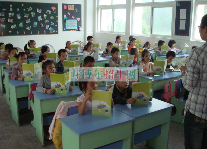 成都汉语言文学学校招生要求