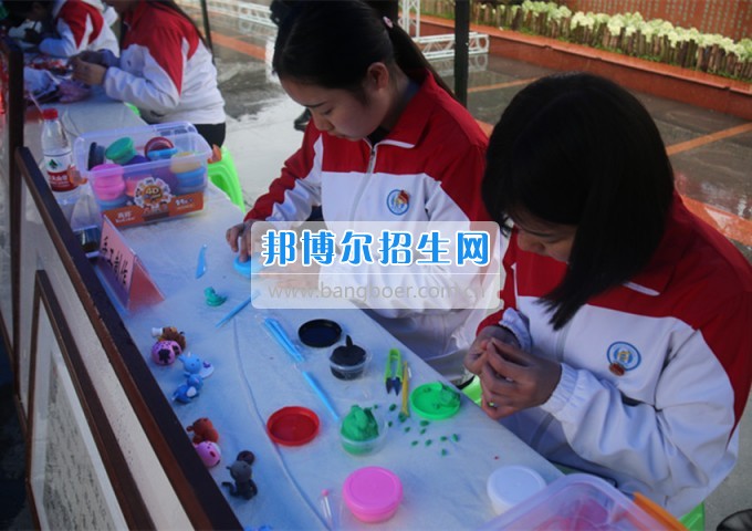 南充师范学校花开满堂盛世春——南充师范欢庆“三八”节