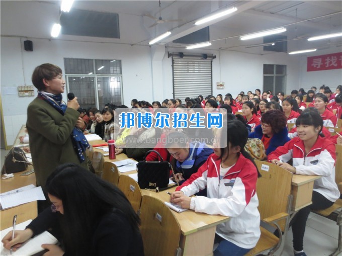 南充师范学校花开满堂盛世春——南充师范欢庆“三八”节