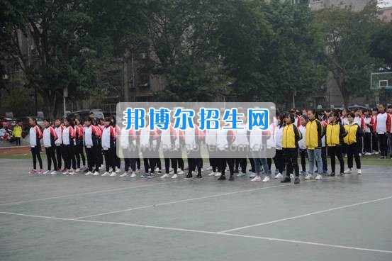 资阳师范学校隆重举行新生军训汇报表演 展示17级资师学子风采