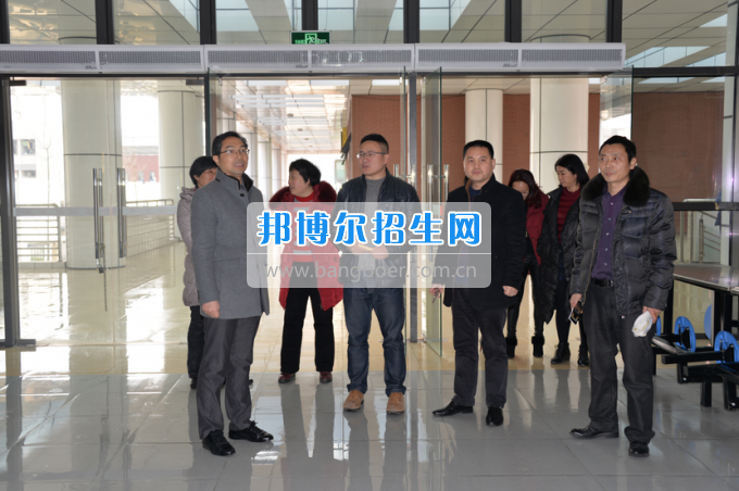 川南幼儿师范高等专科学校领导率队检查开学准备工作