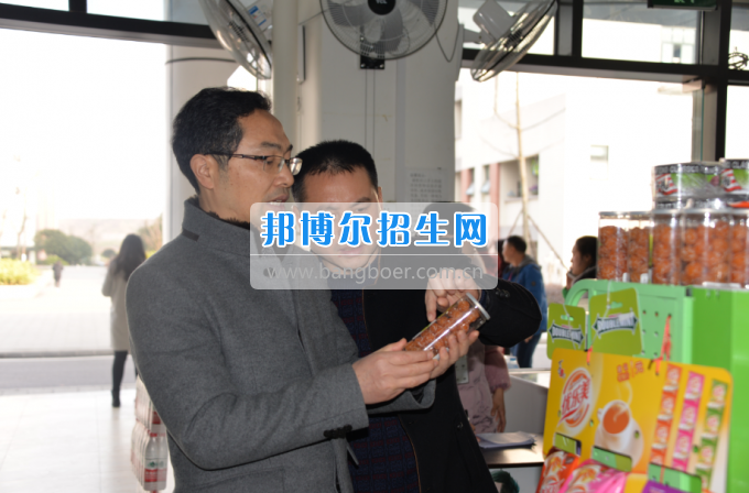 川南幼儿师范高等专科学校领导率队检查开学准备工作