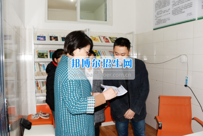 川南幼儿师范高等专科学校党团工作站、图书漂流站在学生公寓正式运行