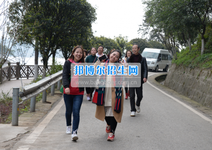 川南幼儿师范高等专科学校举行庆祝国际劳动妇女节活动
