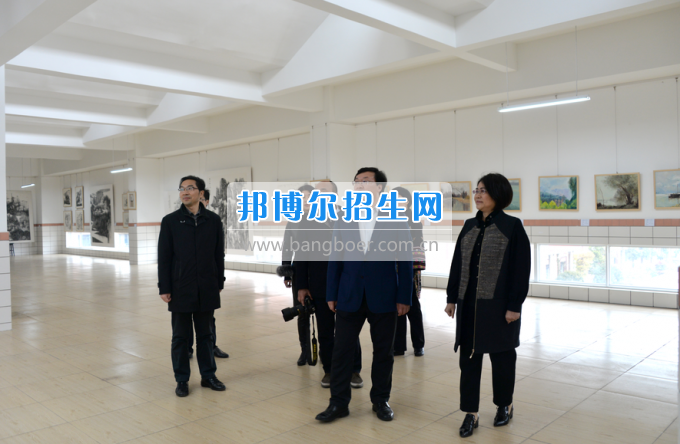 川南幼儿师范高等专科学校作“互联网+教育”专题报告