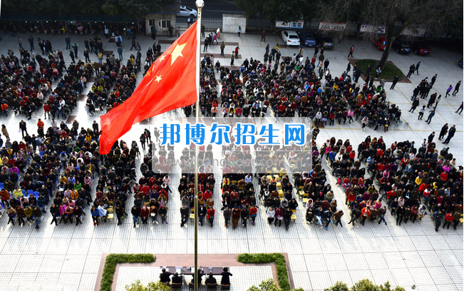 南充市建华职业中学召开2017年春季学生家长大会