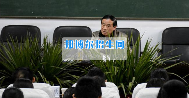 南充市建华职业中学开展“党史国史进校园”主题宣讲活动