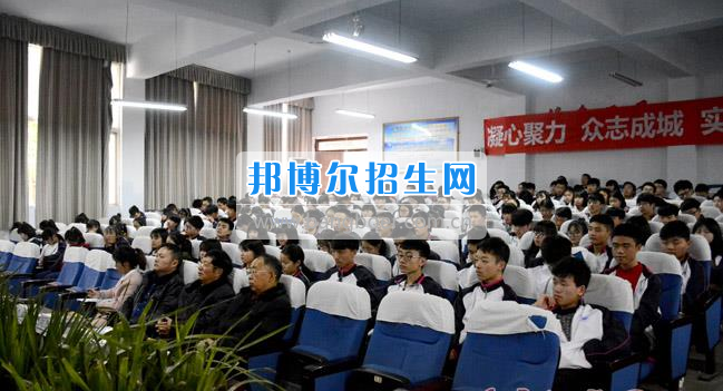 南充市建华职业中学开展“党史国史进校园”主题宣讲活动