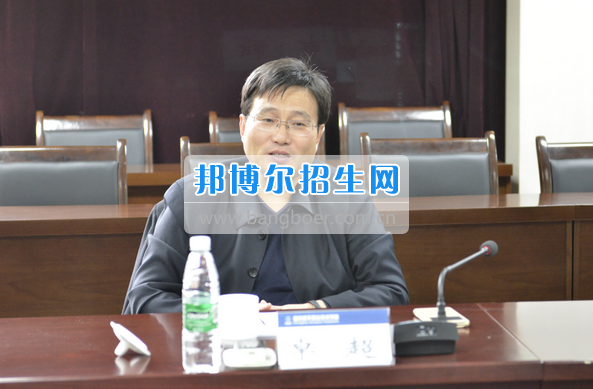 卓超院长莅临重庆航天职业技术学院调研