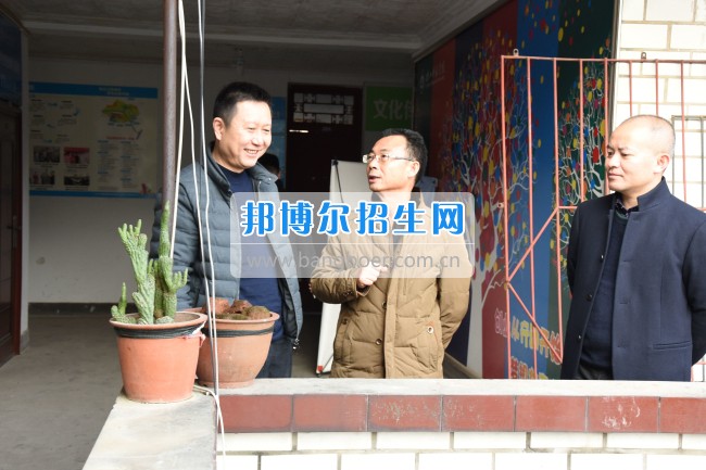 市中区领导调研乐山师范学院拟建幼儿园项目